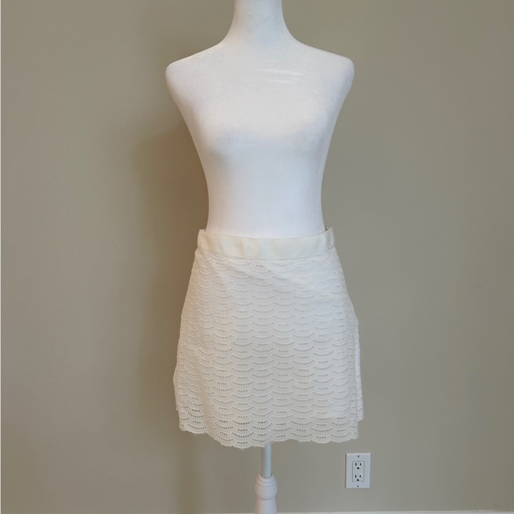 Elegant White Lace Skirt